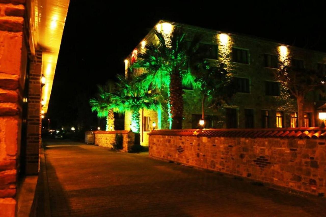 Cunda Aksac Otel ไอวาลิค ภายนอก รูปภาพ